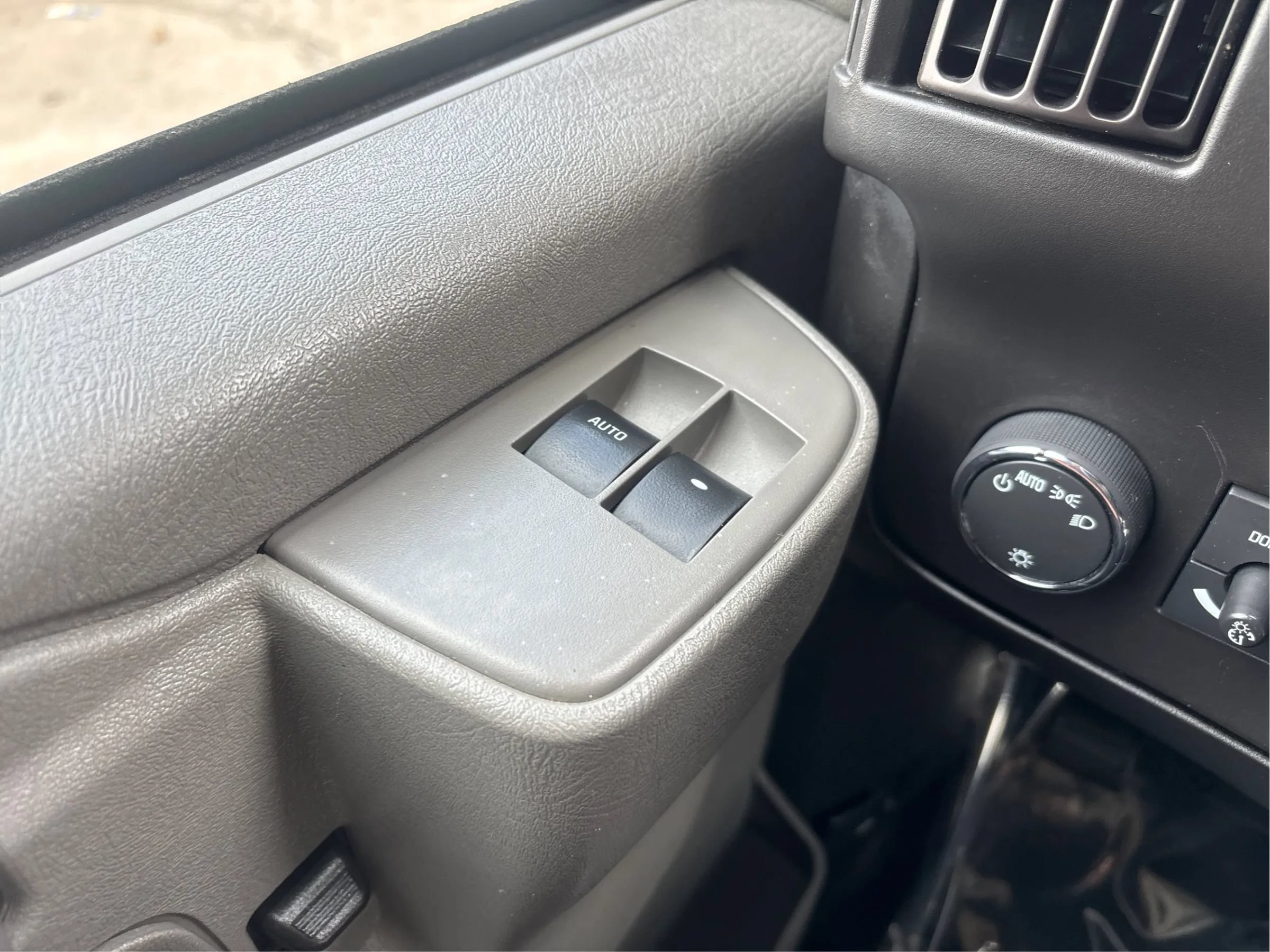 Used 2024 Chevrolet Express 3500 w/ Power Convenience Package RWD image 35