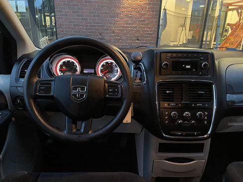 Used 2015 Dodge Grand Caravan SE w/ Quick Order Package 29E SE FWD image 19