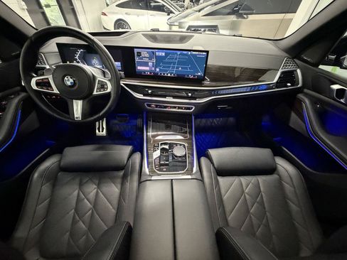Used 2024 BMW X5 xDrive40i w/ M Sport Package AWD/4WD image 16