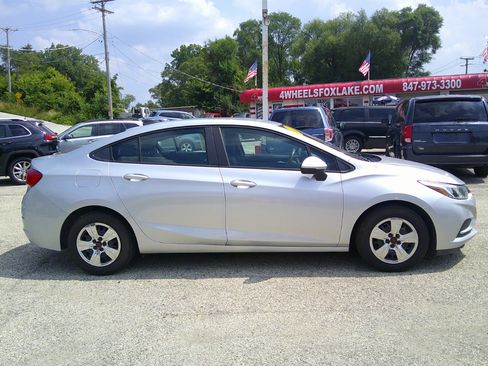 Used 2017 Chevrolet Cruze LS image 8