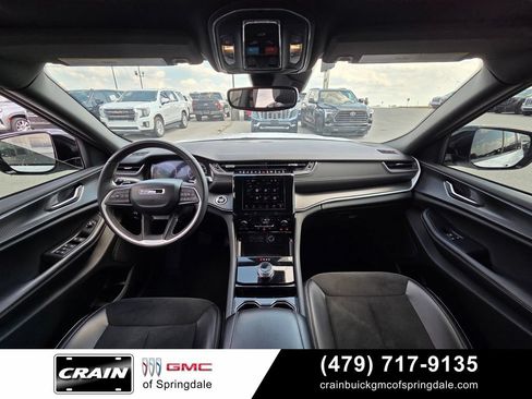 Used 2023 Jeep Grand Cherokee L Laredo AWD/4WD image 28