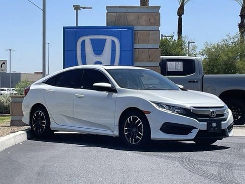Used 2018 Honda Civic EX image 3