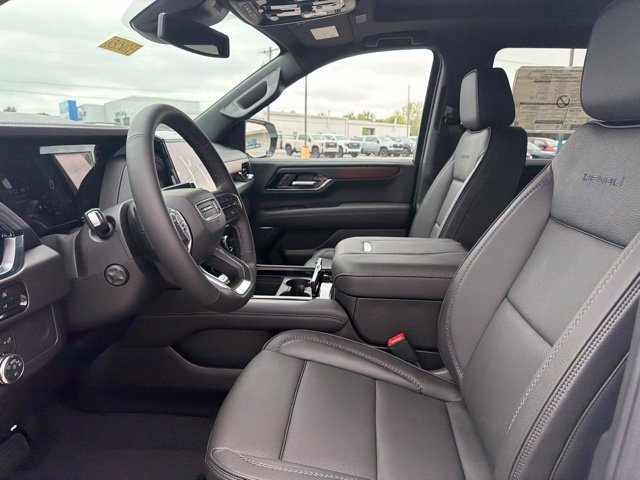 New 2026 GMC Yukon Denali w/ Sun & Power Step Package AWD/4WD image 13