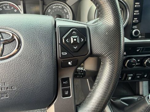 Used 2020 Toyota Tacoma TRD Off-Road w/ TRD Premium Off Road Package AWD/4WD image 26