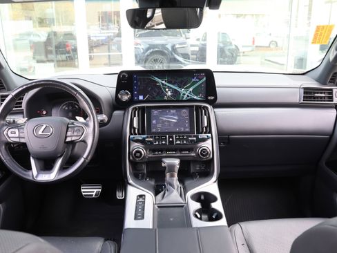 Used 2023 Lexus LX 600 F Sport image 17