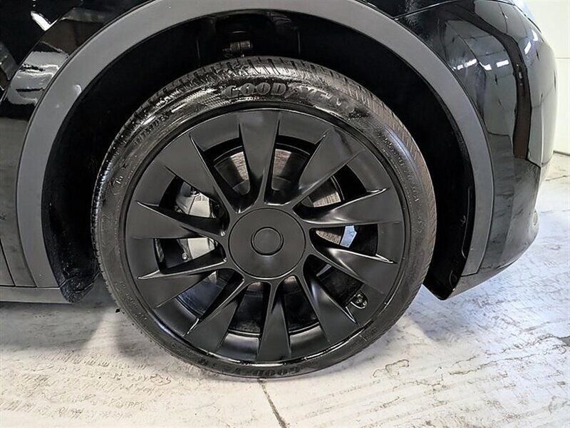 Used 2023 Tesla Model Y Long Range AWD/4WD image 12