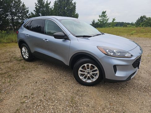 Used 2022 Ford Escape SE AWD/4WD image 2