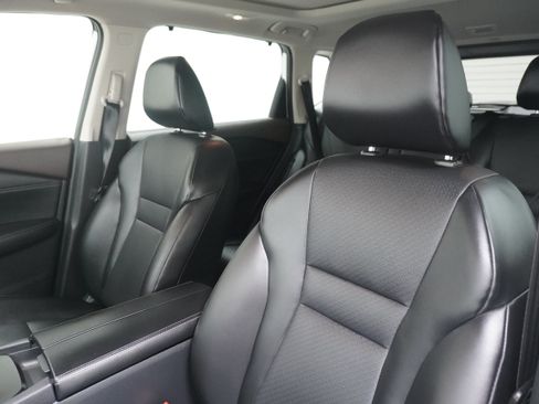 Used 2023 Nissan Rogue SV w/ SV Premium B Package FWD image 11