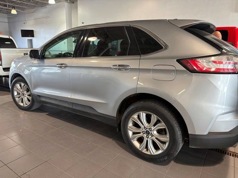 Used 2022 Ford Edge Titanium AWD/4WD image 3