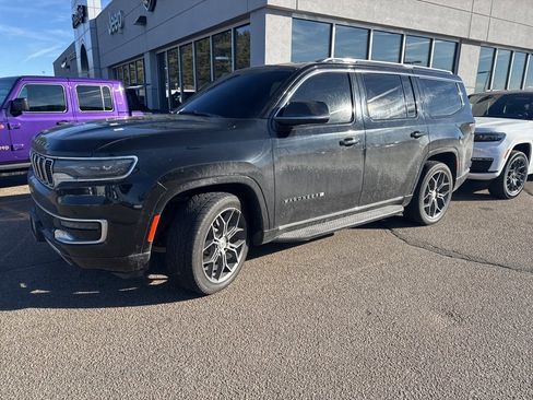 Used 2023 Jeep Wagoneer Series II image 2