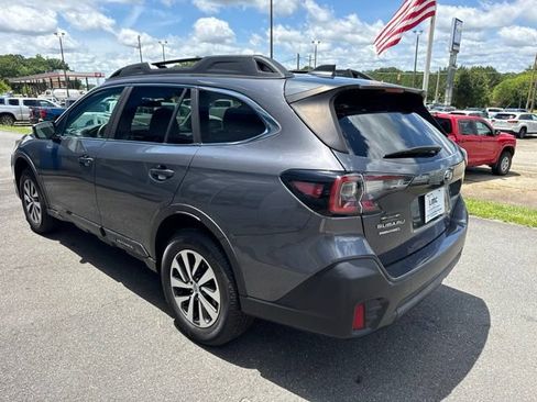 Used 2022 Subaru Outback Premium AWD/4WD image 4