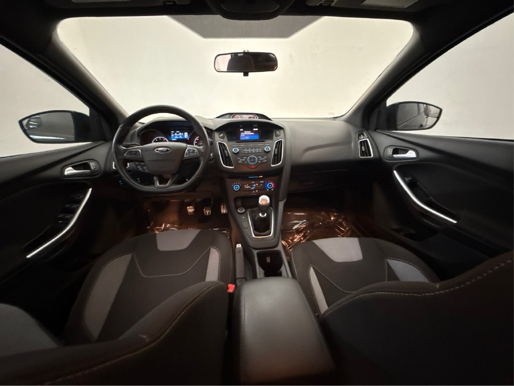 Used 2017 Ford Focus ST FWD image 35