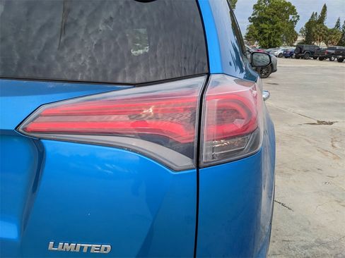 Used 2017 Toyota RAV4 Limited image 12