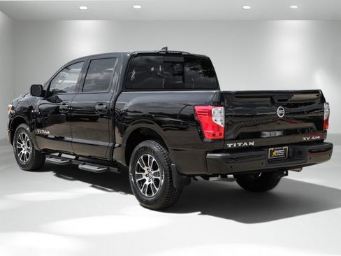 Used 2022 Nissan Titan SV w/ Accessory Utility Package AWD/4WD image 8