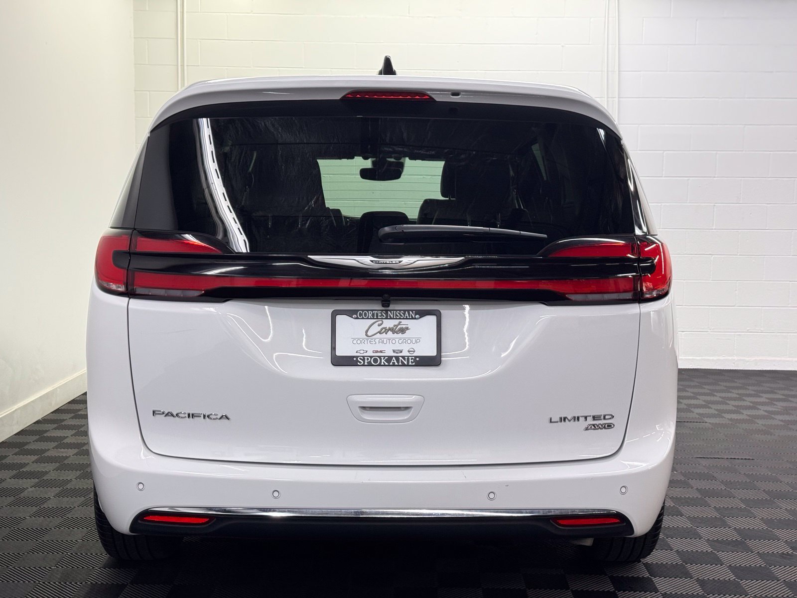 Used 2026 Chrysler Pacifica Limited AWD/4WD image 6