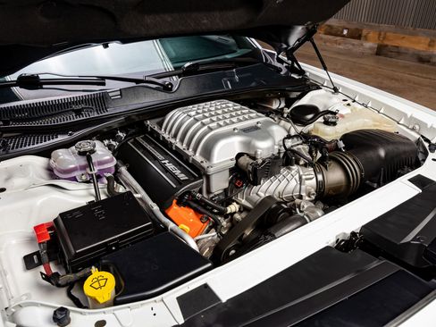 Used 2018 Dodge Challenger SRT Hellcat image 31