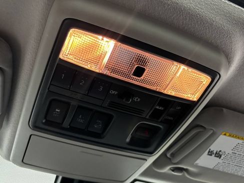 Used 2022 Toyota 4Runner Limited AWD/4WD image 24