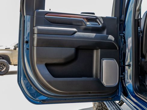 Used 2024 GMC Sierra 2500 Denali w/ Denali Reserve Package image 38