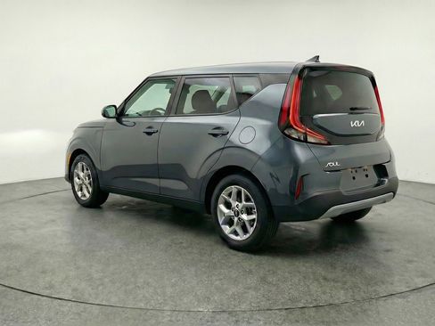 Used 2025 Kia Soul LX w/ LX Technology Package FWD image 6