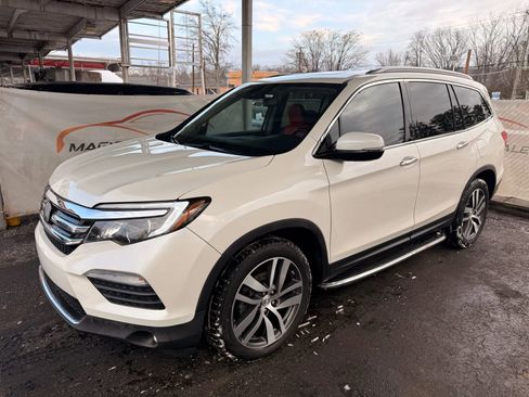 Used 2018 Honda Pilot Touring image 8