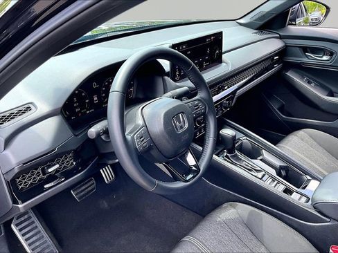 Used 2025 Honda Accord Sport image 12