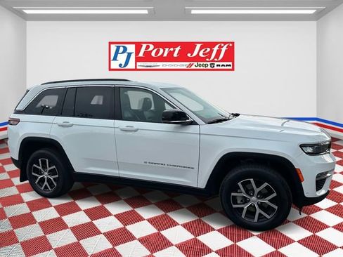 Used 2025 Jeep Grand Cherokee Limited w/ Luxury Tech Group II AWD/4WD image 3