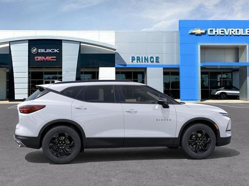 New 2026 Chevrolet Blazer LT w/ Sound & Technology Package FWD image 29