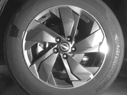 Used 2025 Nissan Rogue SV AWD/4WD image 12