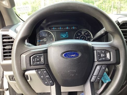 Used 2016 Ford F150 XLT AWD/4WD image 29