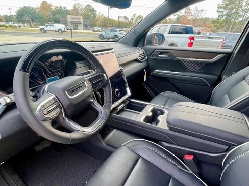 New 2026 GMC Acadia Denali w/ Super Cruise Package image 9