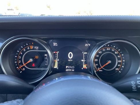 Used 2022 Jeep Wrangler Unlimited Sahara image 10