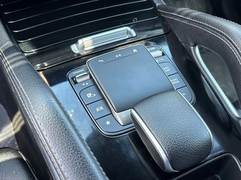 Used 2024 Mercedes-Benz GLE 450e 4MATIC image 24