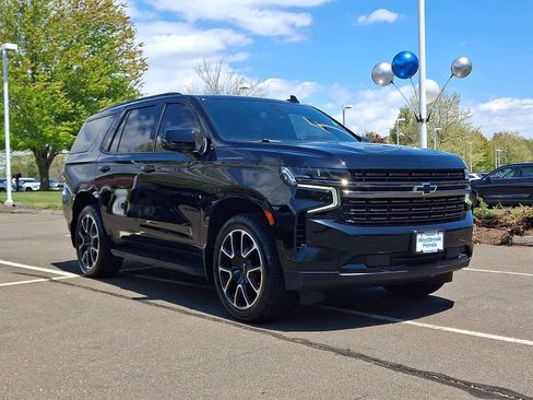Used 2022 Chevrolet Tahoe RST w/ Luxury Package AWD/4WD image 4