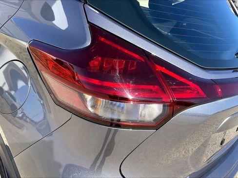 Used 2022 Nissan Kicks S image 29