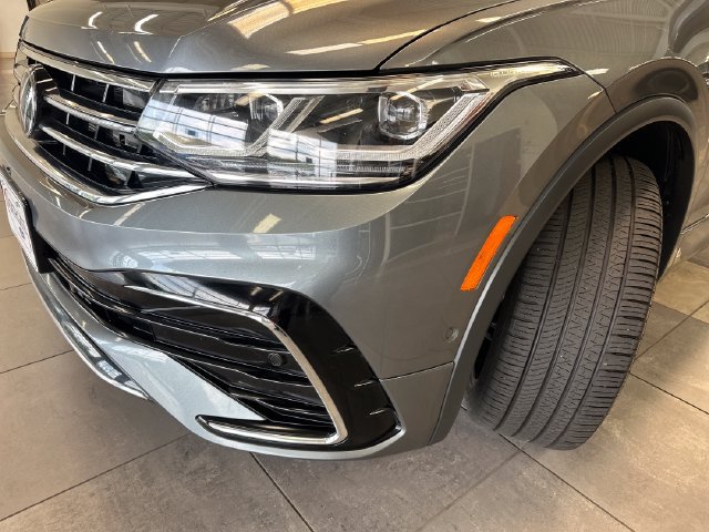 Used 2024 Volkswagen Tiguan SEL R-Line AWD/4WD image 18