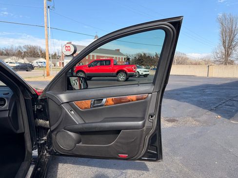 Used 2012 Mercedes-Benz C 250 Sedan image 20