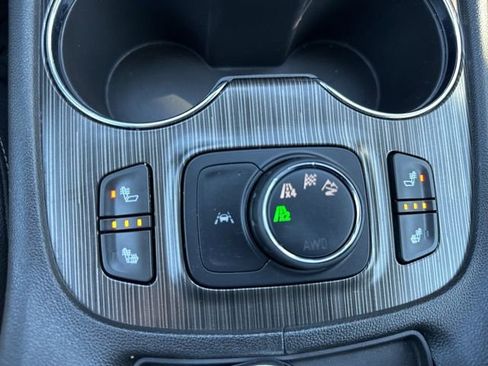 Used 2023 GMC Acadia SLT image 35