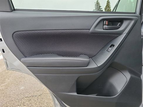 Used 2018 Subaru Forester 2.5i Premium w/ All-Weather Package image 9