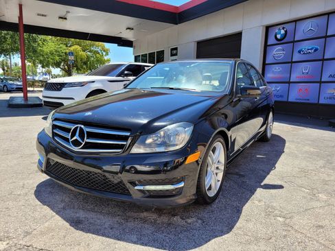 Used 2014 Mercedes-Benz C 250 Sedan image 2