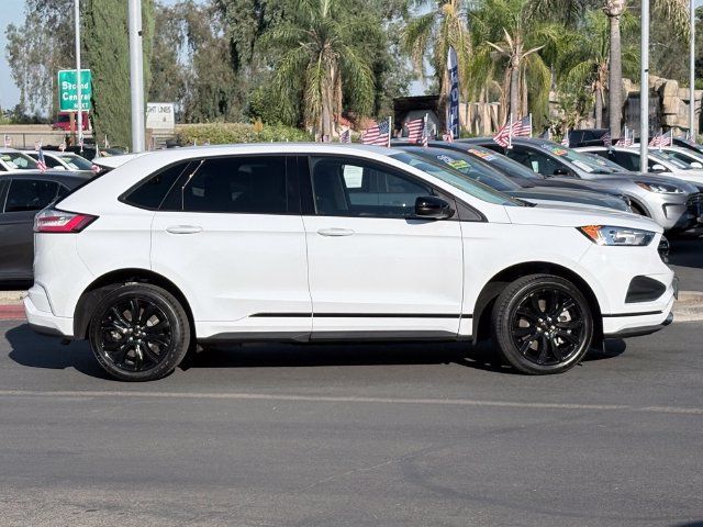 Used 2023 Ford Edge SE w/ Black Appearance Package AWD/4WD image 4