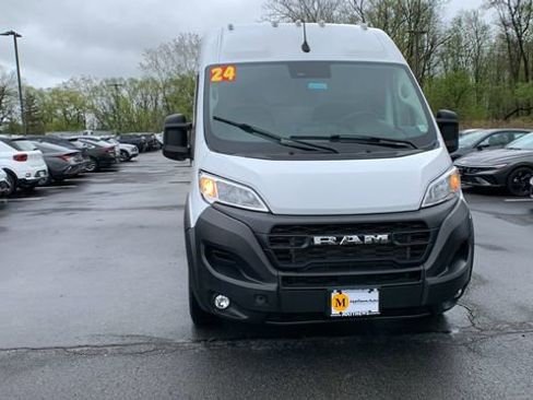 Used 2024 RAM ProMaster 2500 w/ Convenience Group FWD image 8