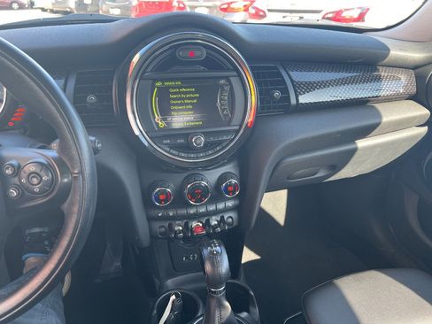Used 2017 MINI Cooper S image 12