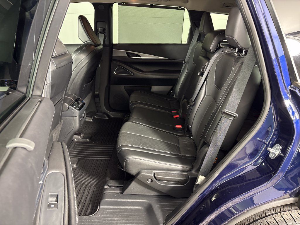 Used 2022 INFINITI QX60 Luxe w/ Vision Package FWD image 31
