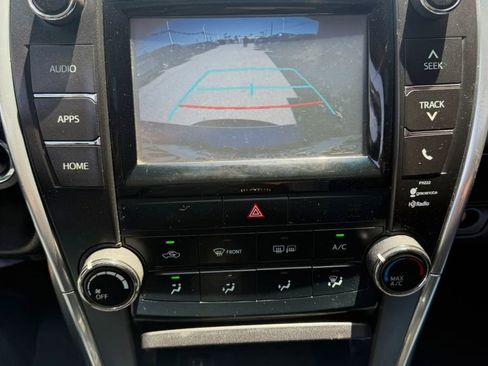 Used 2016 Toyota Camry SE FWD image 10