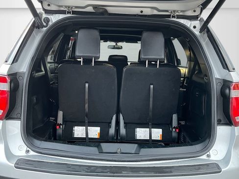 Used 2019 Ford Explorer XLT w/ Equipment Group 202A image 27