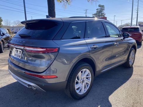 New 2026 Lincoln Corsair Premiere image 3