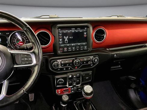 Used 2020 Jeep Gladiator Rubicon w/ Dual Top Group AWD/4WD image 10