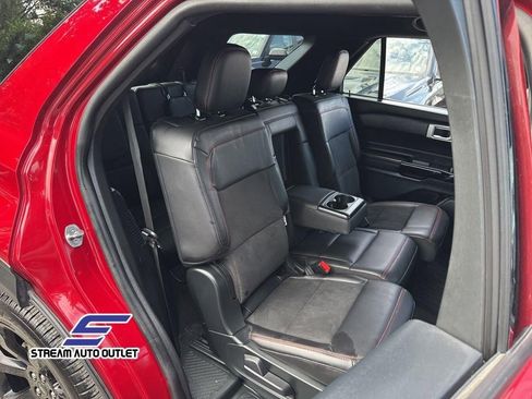Used 2023 Ford Explorer ST-Line w/ Class IV Trailer Tow Package AWD/4WD image 17