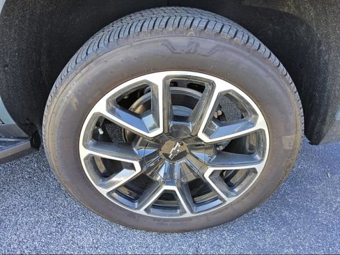Used 2025 Chevrolet Tahoe RST w/ Comfort Package RWD image 2