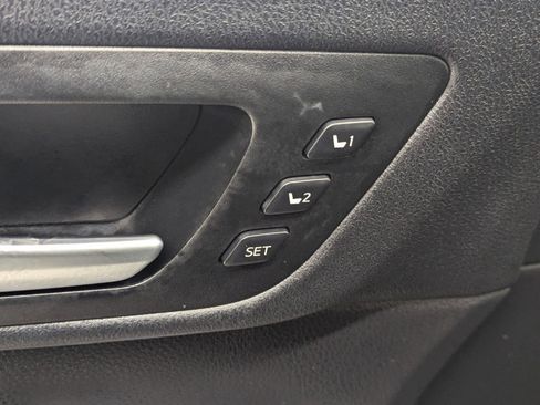 Used 2019 Toyota Highlander Limited image 19